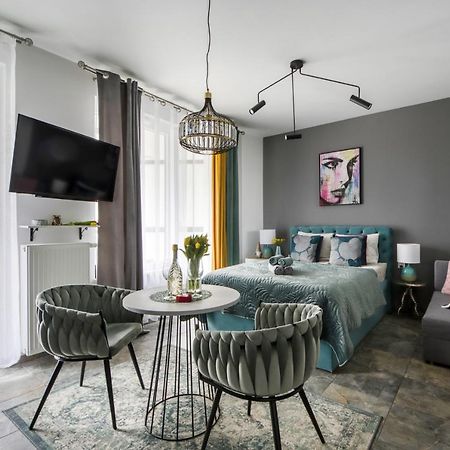 Mini Apartamenty Deluxe Metro Park Krzemieniecka Warszawa Zewnętrze zdjęcie