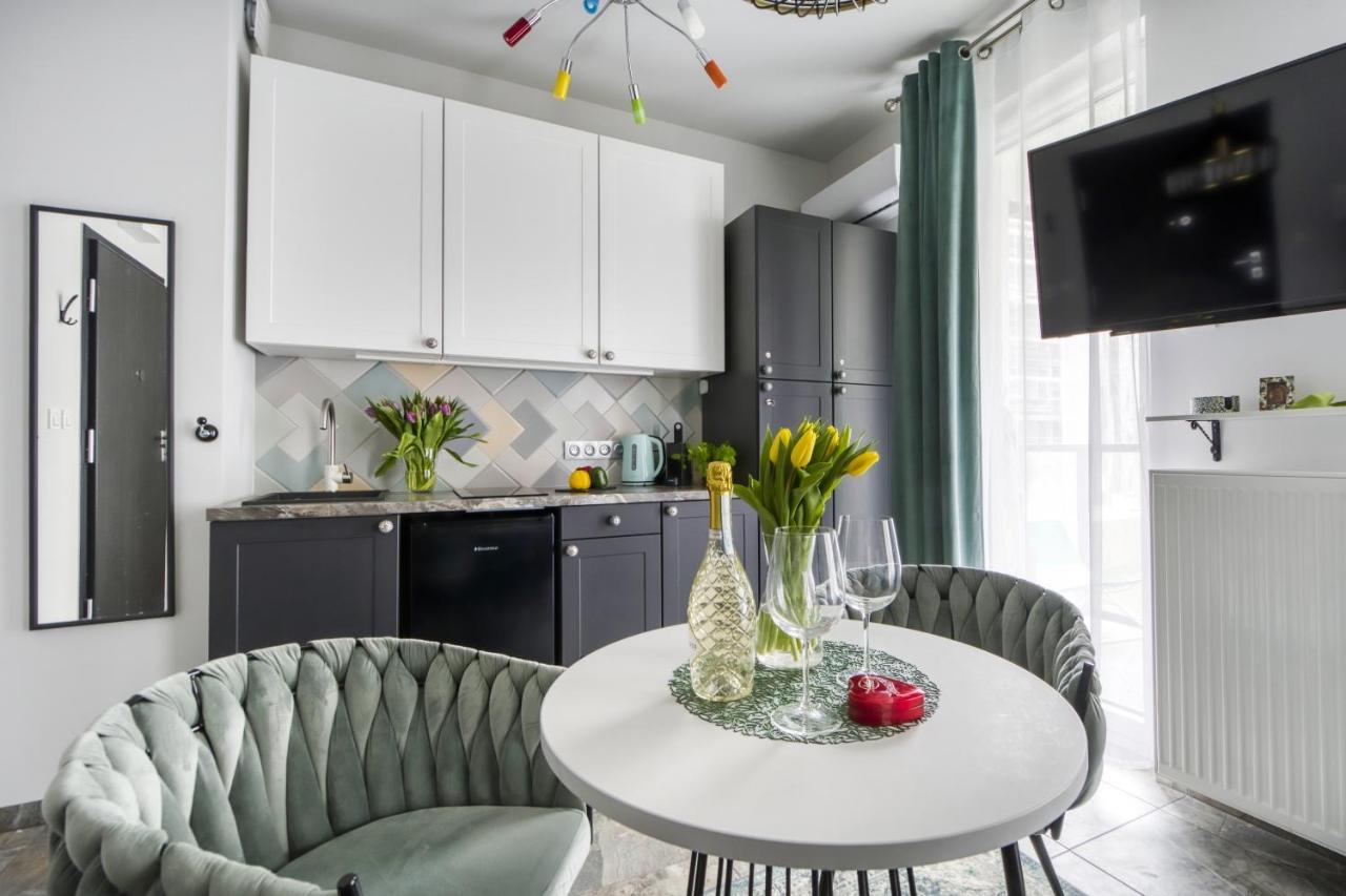 Mini Apartamenty Deluxe Metro Park Krzemieniecka Warszawa Zewnętrze zdjęcie